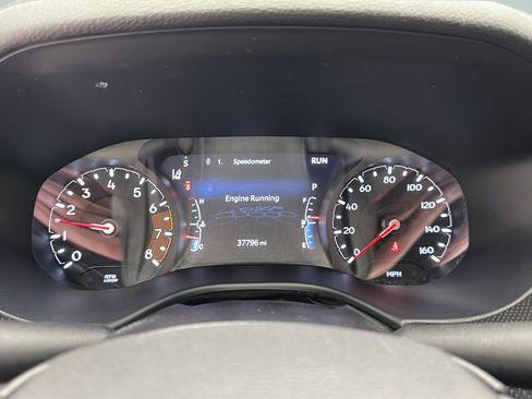 Used 2025 Jeep Compass Trailhawk AWD/4WD image 17