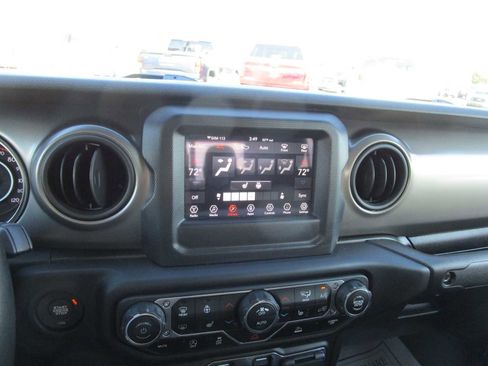 Certified 2021 Jeep Gladiator Sport image 26