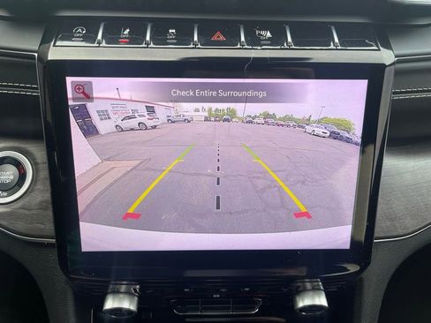 Used 2022 Jeep Grand Cherokee L Overland w/ Luxury Tech Group IV AWD/4WD image 32