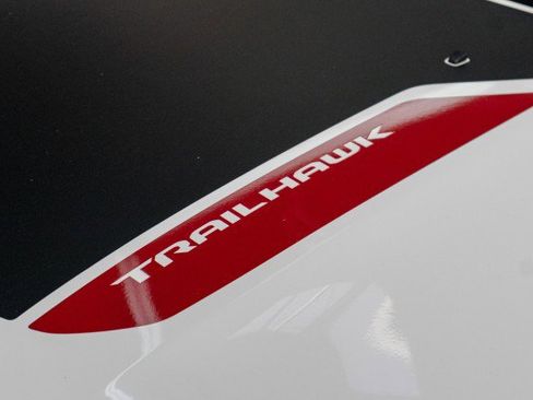 Used 2022 Jeep Compass Trailhawk w/ Trailhawk Convenience Group image 3