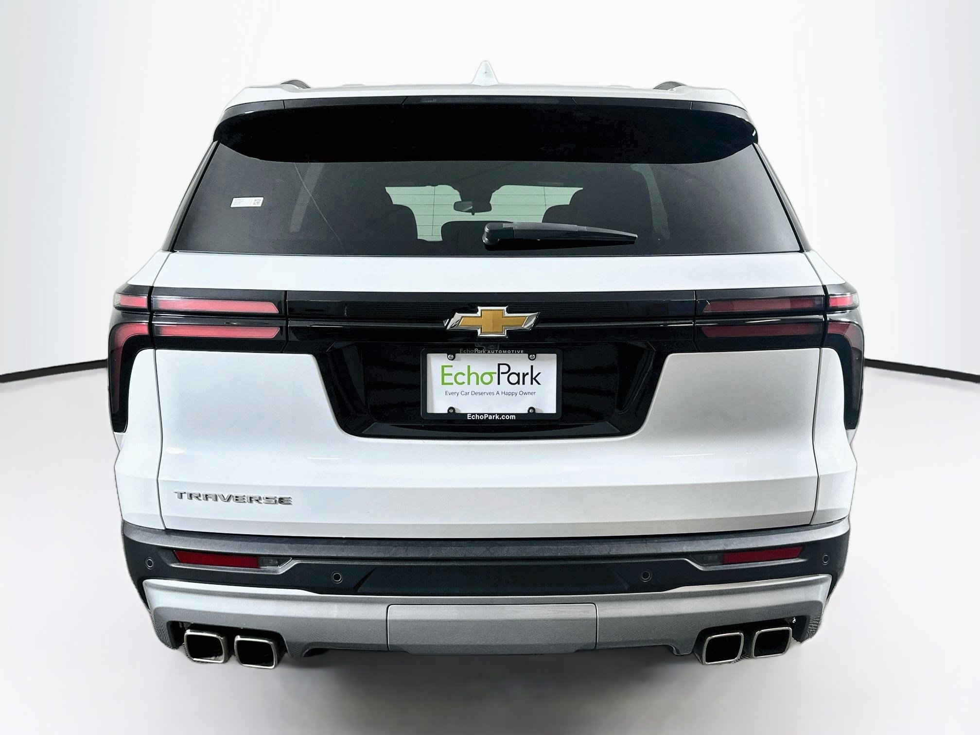 Used 2025 Chevrolet Traverse LT FWD image 7