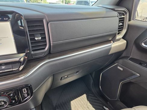 Used 2024 Chevrolet Silverado 1500 LT Trail Boss w/ Convenience Package II AWD/4WD image 30