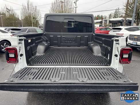 Used 2025 Jeep Gladiator Rubicon w/ Convenience Group image 14