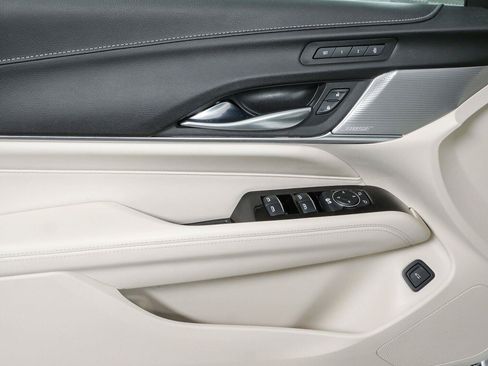 Used 2021 Cadillac CT4 Premium Luxury RWD image 6