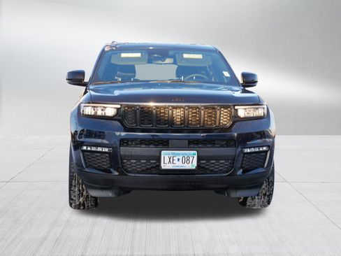 Used 2024 Jeep Grand Cherokee L Limited w/ Black Appearance Package image 3