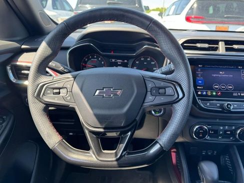 Used 2023 Chevrolet TrailBlazer RS w/ Convenience Package FWD image 12