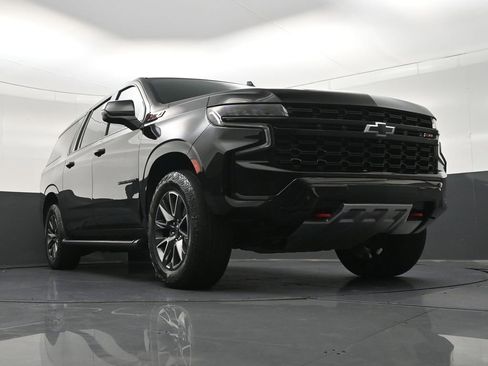 Used 2023 Chevrolet Suburban Z71 w/ Luxury Package AWD/4WD image 34