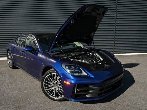 Certified 2025 Porsche Panamera image 34