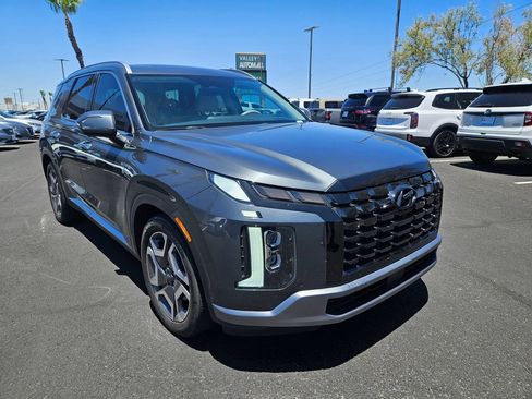 Used 2024 Hyundai Palisade Limited FWD image 3