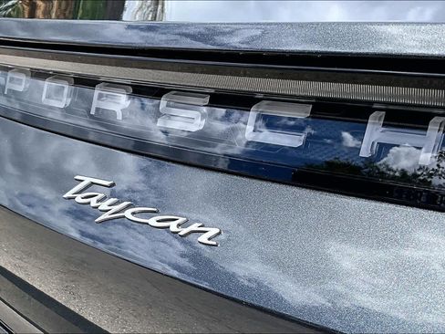 Used 2023 Porsche Taycan image 9