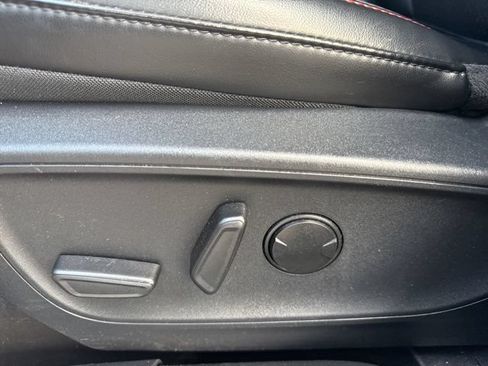 Certified 2025 Ford Escape ST-Line Select AWD/4WD image 18