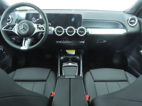 Certified 2025 Mercedes-Benz GLB 250 image 13