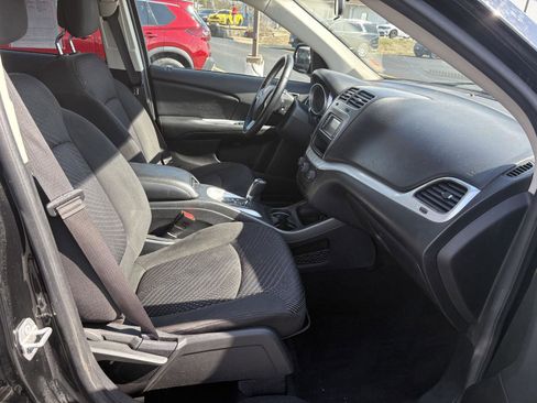 Used 2018 Dodge Journey SE w/ Connectivity Group image 17