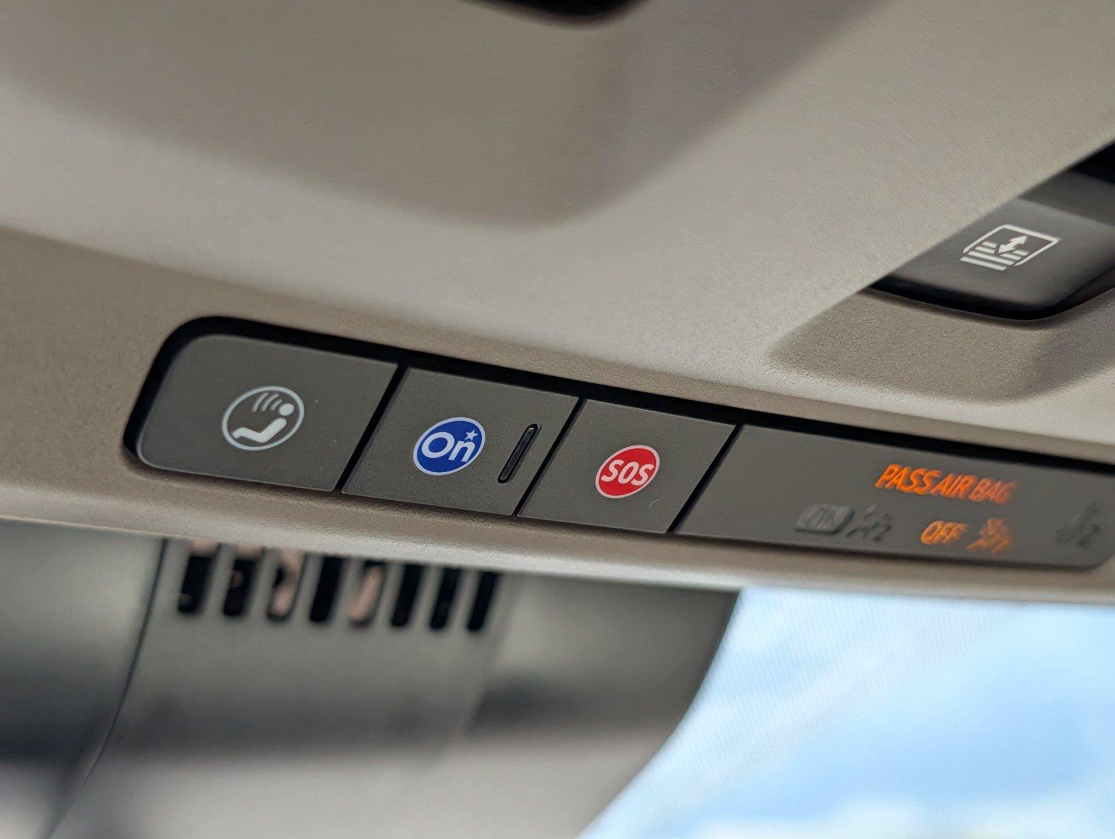 Used 2025 GMC Yukon Denali RWD image 25