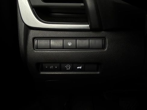 Used 2025 Nissan Rogue SV FWD image 22