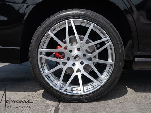 Used 2023 Cadillac Escalade V image 18