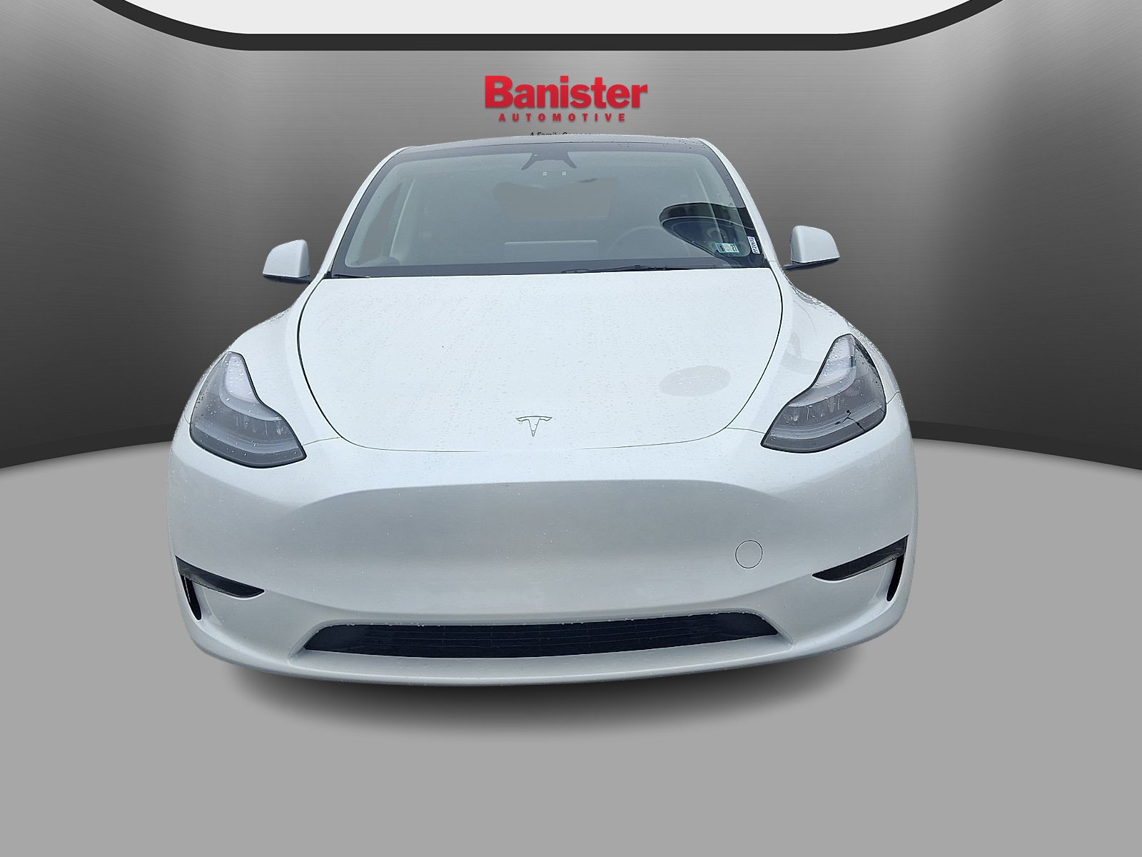 Used 2024 Tesla Model Y Long Range RWD image 2