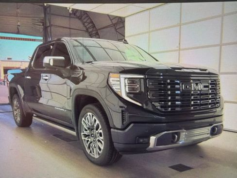Used 2023 GMC Sierra 1500 Denali Ultimate AWD/4WD image 1