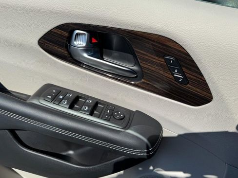 Used 2017 Chrysler 200 LX image 17