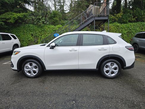 Certified 2025 Honda HR-V LX image 6