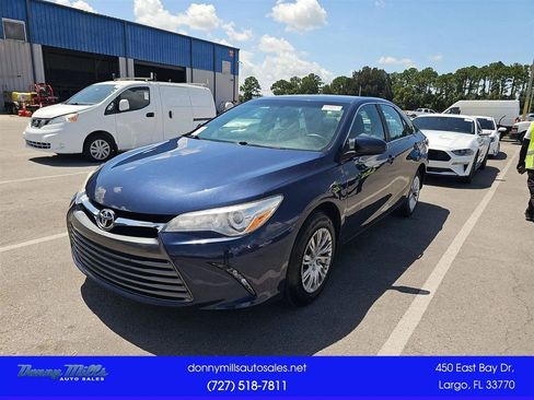 Used 2017 Toyota Camry LE FWD image 1