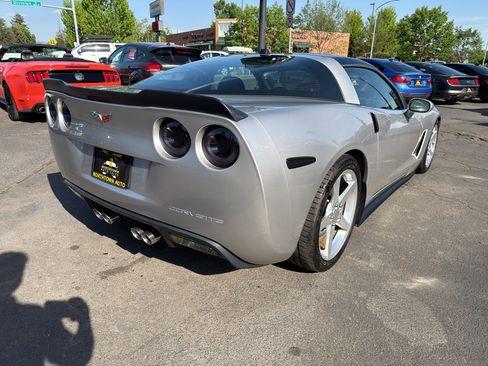 Used 2005 Chevrolet Corvette Coupe w/ Preferred Equipment Group RWD image 7