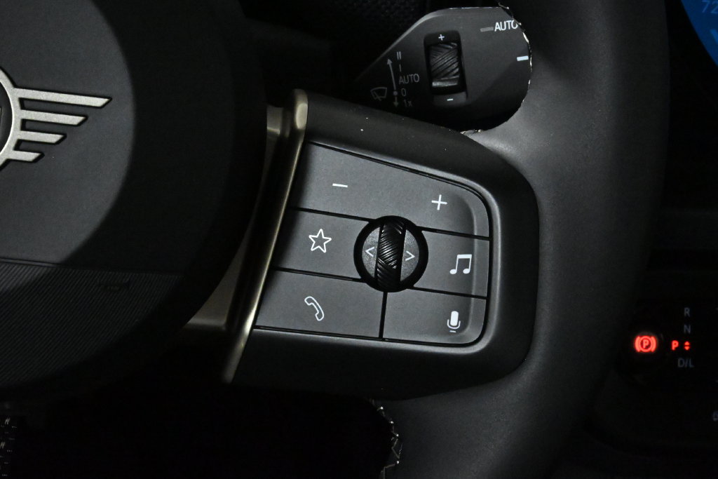 Certified 2025 MINI Cooper S FWD image 19