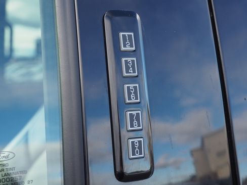 Used 2022 Ford F250 Platinum w/ FX4 Off-Road Package image 13