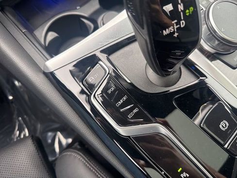 Used 2023 BMW 540i w/ Premium Package image 20