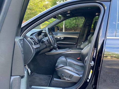 Used 2019 Volvo XC90 T5 R-Design w/ Protection Package Premier FWD image 16