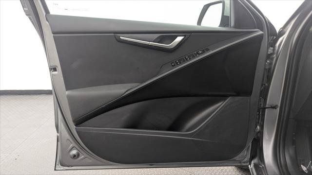 Used 2024 Kia Niro LX FWD image 13
