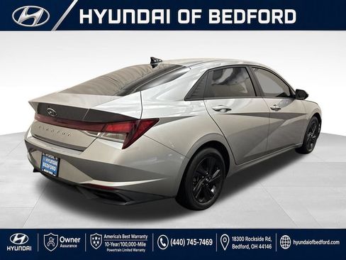Used 2022 Hyundai Elantra SEL FWD image 7