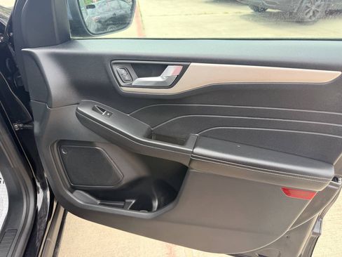 Used 2021 Ford Escape SE FWD image 20