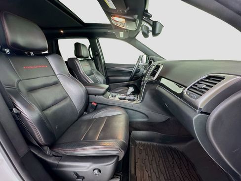 Used 2018 Jeep Grand Cherokee Trailhawk w/ Trailhawk Luxury Group image 25