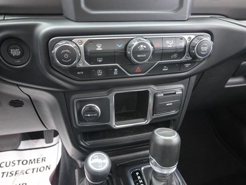 Used 2023 Jeep Gladiator Sport AWD/4WD image 13
