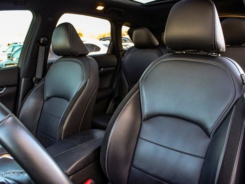 Used 2025 INFINITI QX50 Sport image 32