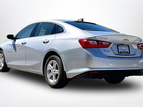 Used 2021 Chevrolet Malibu LS FWD image 4