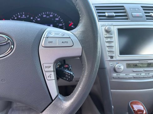Used 2011 Toyota Camry XLE w/ SE/XLE Extra-Value Pkg FWD image 15
