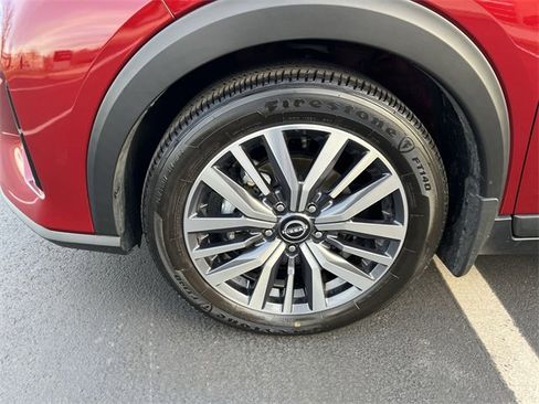 Used 2023 Nissan Kicks SR w/ SR Premium Package image 8