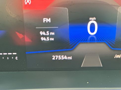 Used 2024 Volkswagen Tiguan SE image 15