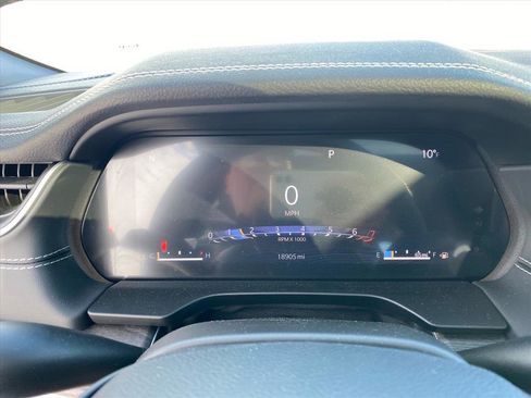 Used 2024 Jeep Grand Cherokee Limited w/ Black Appearance Package image 16