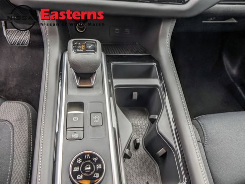 New 2025 Nissan Pathfinder SV w/ SV Premium Package image 16