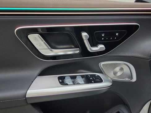 Used 2025 Mercedes-Benz EQE 500 4MATIC Sedan image 18