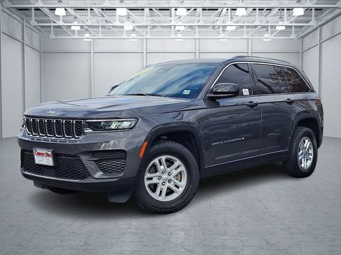 Certified 2023 Jeep Grand Cherokee Laredo w/ Luxury Tech Group I image 1