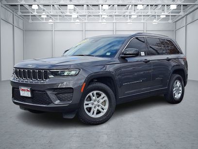 Certified 2023 Jeep Grand Cherokee Laredo w/ Luxury Tech Group I