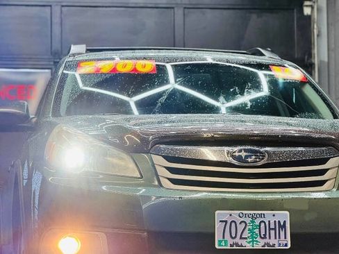 Used 2010 Subaru Outback 2.5i Premium image 3