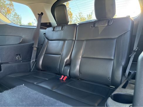 Used 2022 Ford Explorer XLT w/ Equipment Group 202A image 16