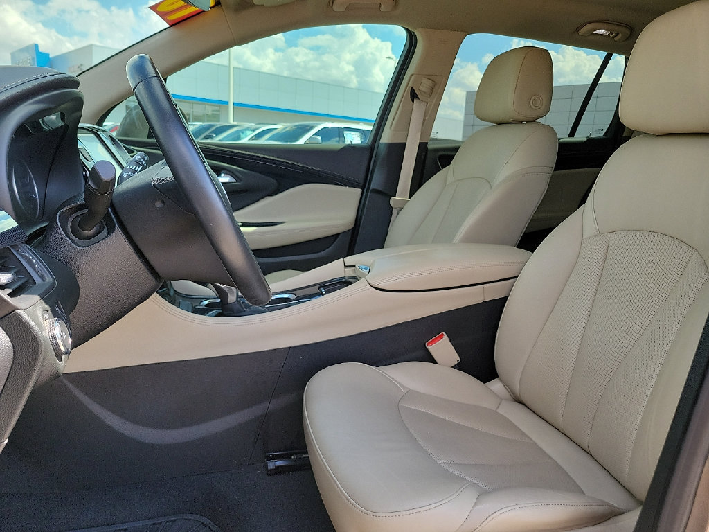 Used 2018 Buick Envision Premium AWD/4WD image 23