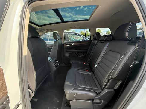 Used 2025 Volkswagen Atlas SEL AWD/4WD image 22