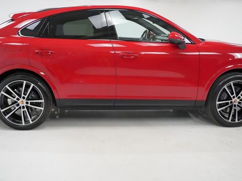 Certified 2025 Porsche Cayenne Coupe image 9